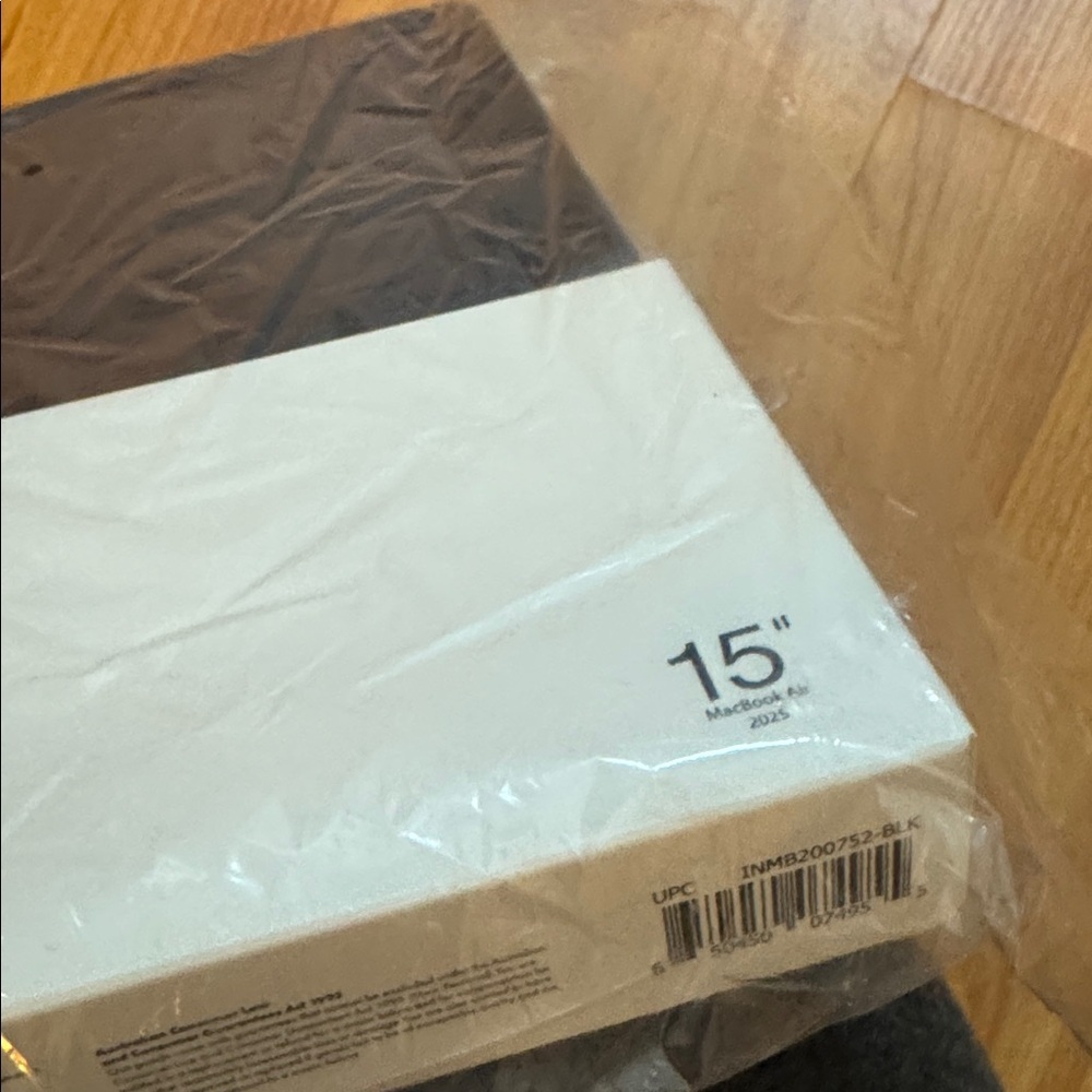 NEW Incase Hardshell 2pc Case for a 15-inch MacBook Pro - Picture 2 of 4